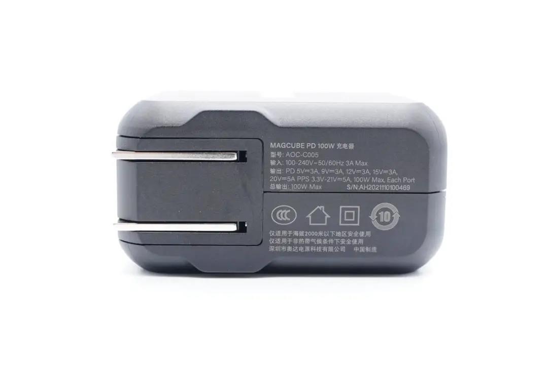 突破極限 AOHi 100W雙USB-C口氮化鎵快充拆解評測